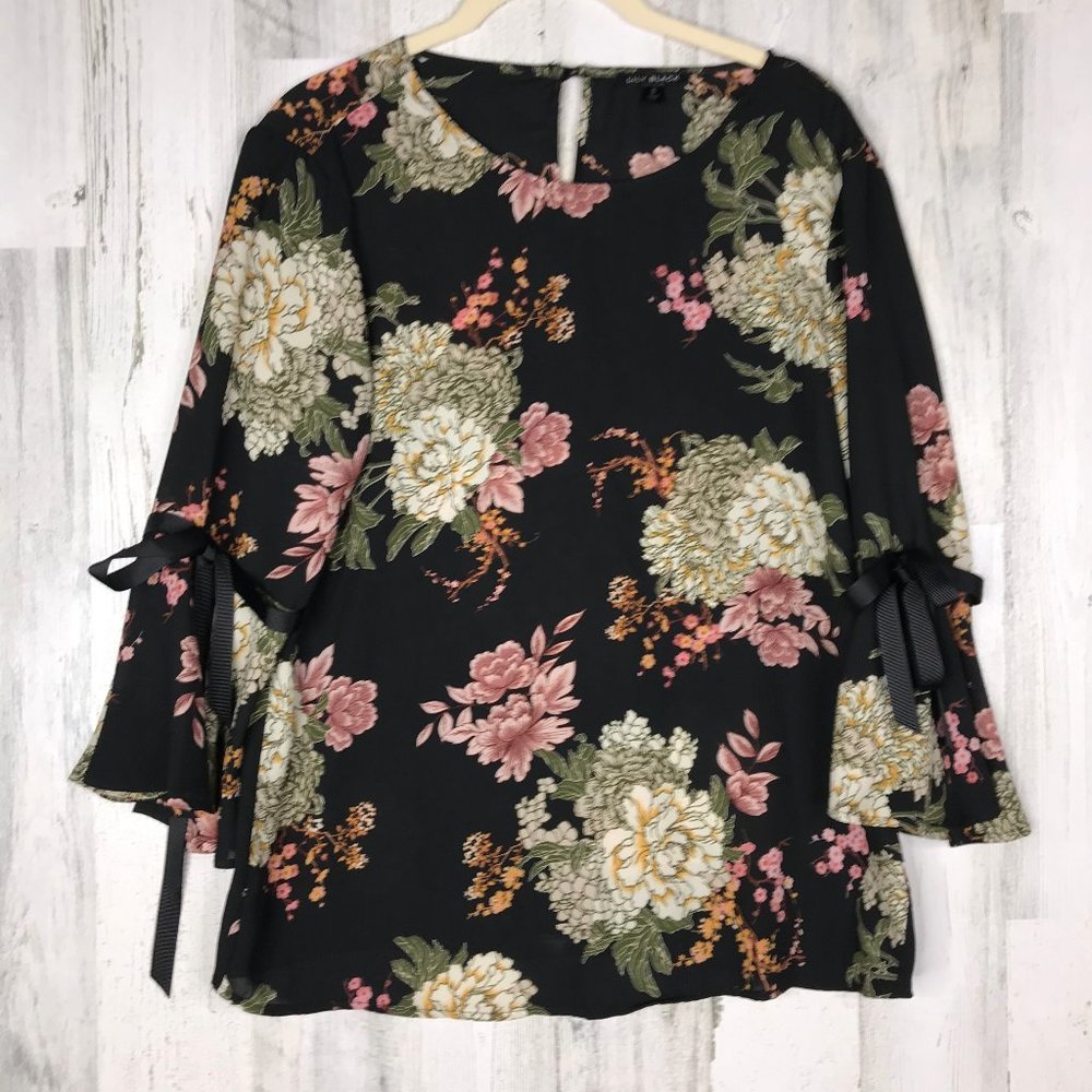 Lily Black floral bell sleeve ribbon blouse
